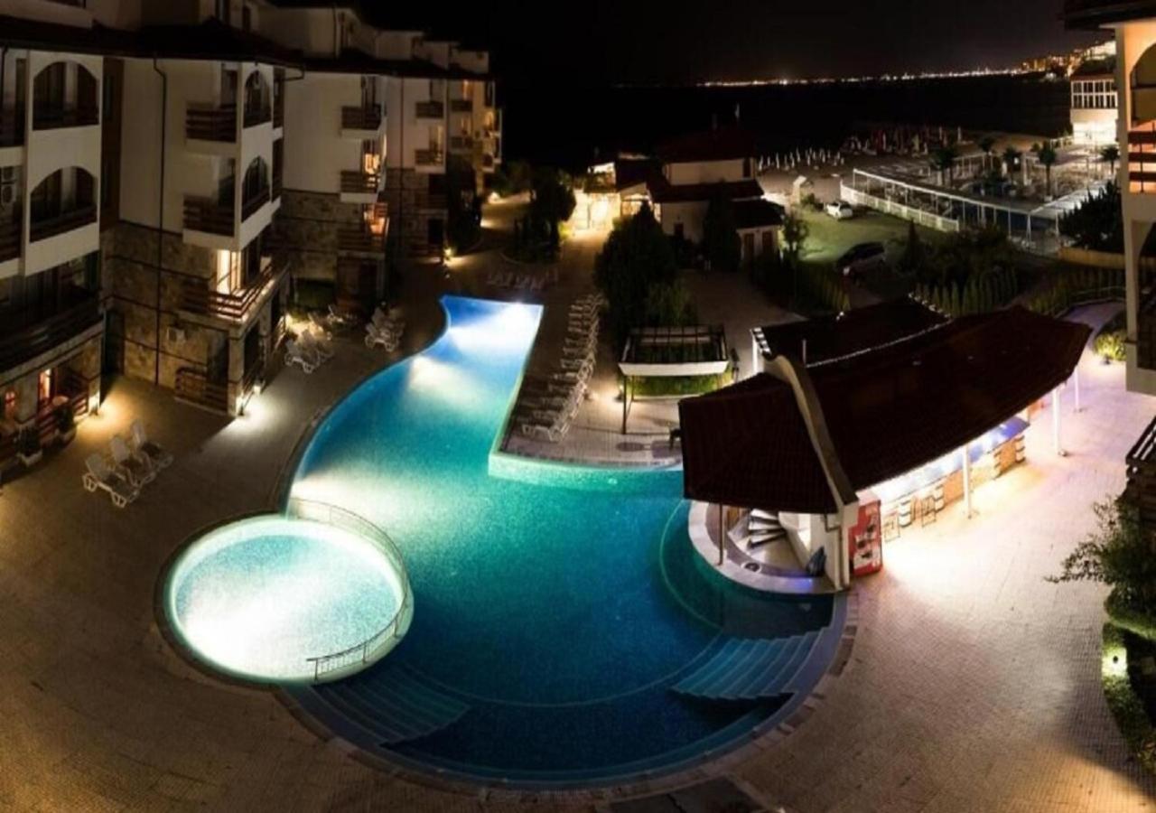 Robinson Beach Apartments Elenite Exteriör bild