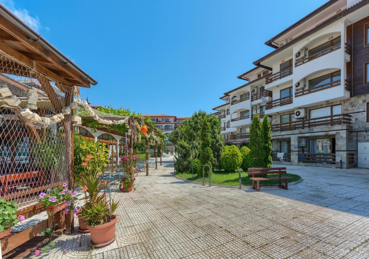 Robinson Beach Apartments Elenite Exteriör bild