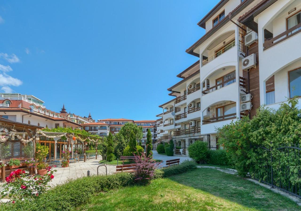Robinson Beach Apartments Elenite Exteriör bild