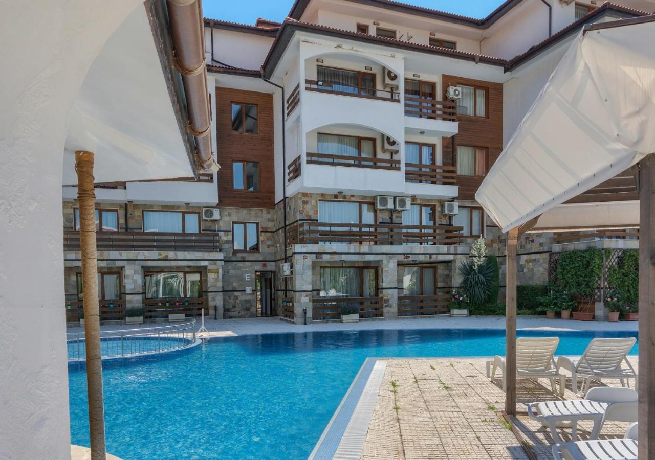 Robinson Beach Apartments Elenite Exteriör bild
