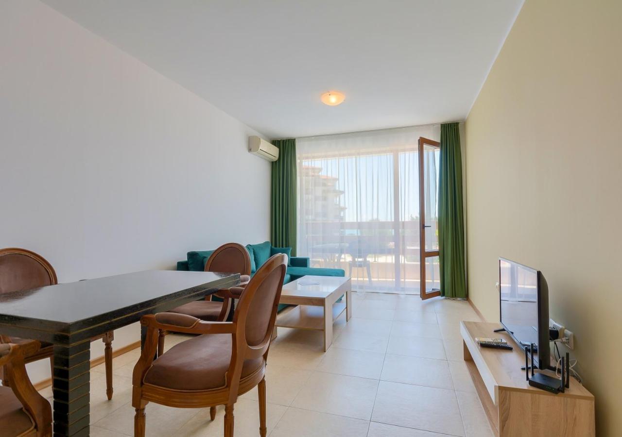Robinson Beach Apartments Elenite Exteriör bild
